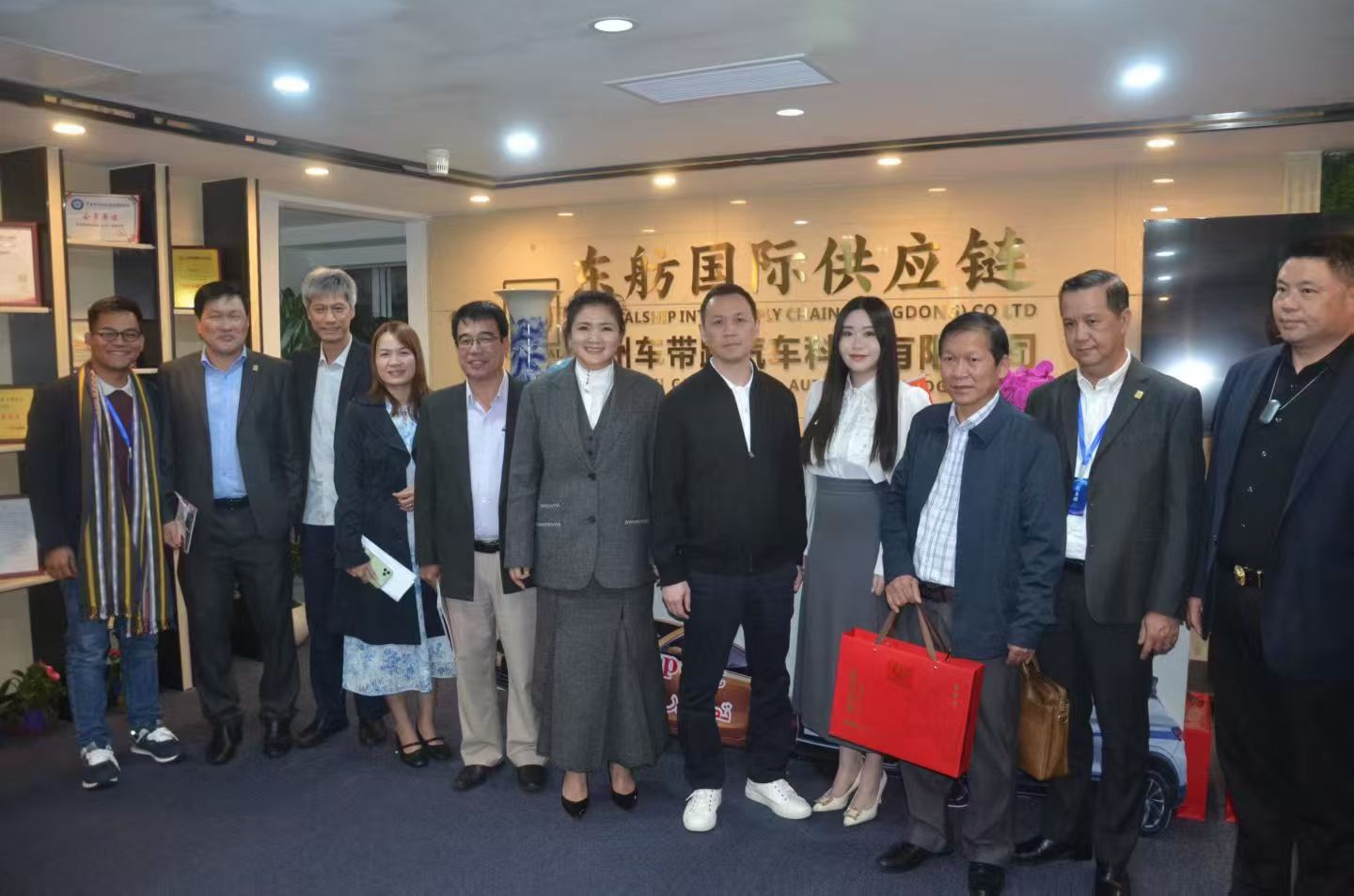 The Vietnam Government-Enterprise International Exchange and Matchmaking Conference, hosted by the Belt and Road Economic and Trade Cooperation Alliance and the Guangzhou Modern Information Services I